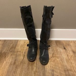 Cactus’s boots. Dark grey with red piping. Size 7M